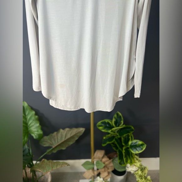 Lululemon - Picture 6 of 15